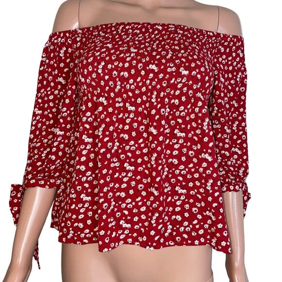 One Clothing Red Off Shoulder Ruched Floral Blouse Top SZ M crinkle cut flowy - Picture 1 of 8